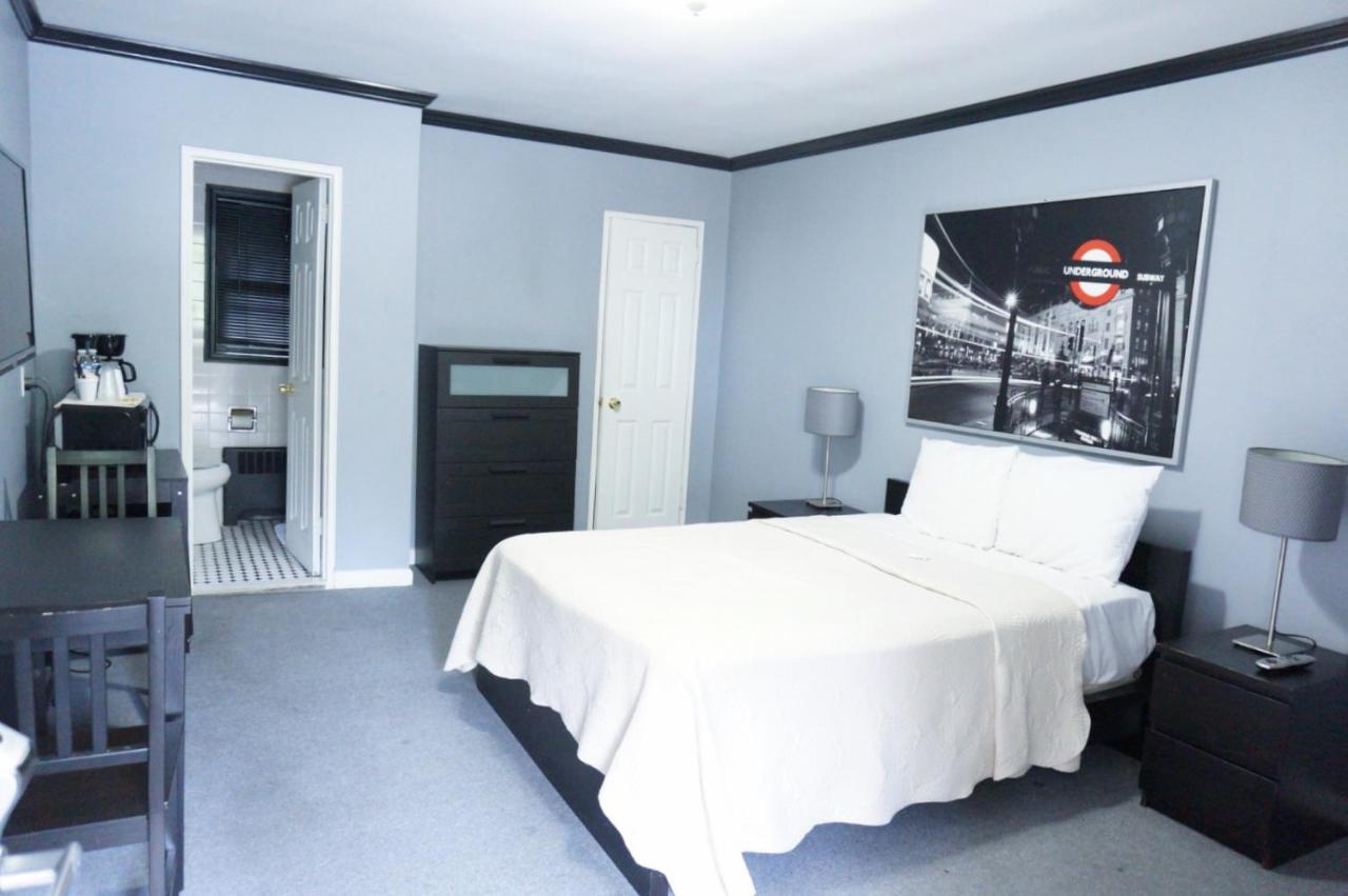 Motel Courtyard White Plains